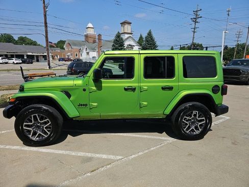 Certified 2026 Jeep Wrangler Unlimited Sahara w/ Safety Group AWD/4WD image 10