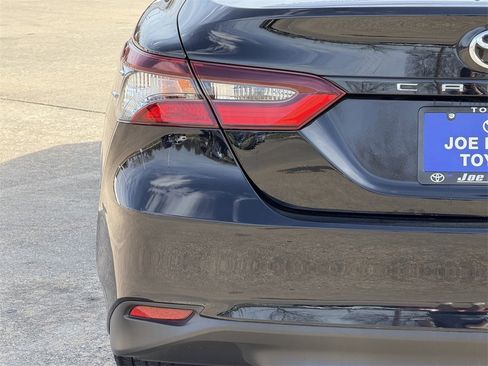Used 2023 Toyota Camry LE image 10