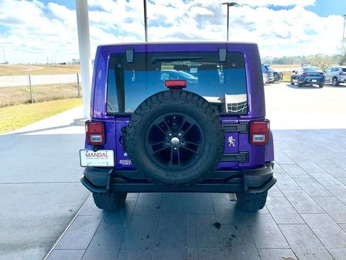 Used 2017 Jeep Wrangler Sahara image 6