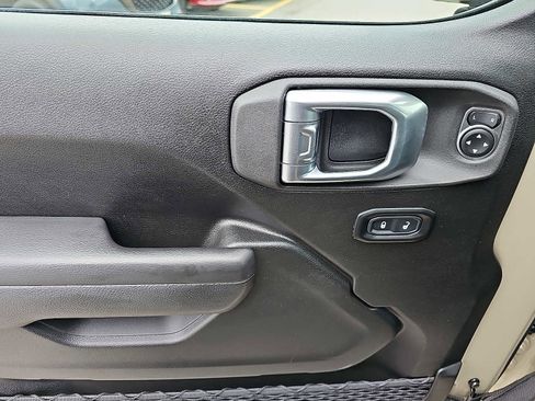 Used 2022 Jeep Wrangler Unlimited Sport w/ Sun And Sound Package image 12