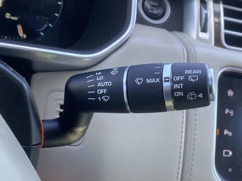 Used 2016 Land Rover Range Rover Autobiography image 25