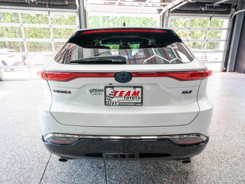 Used 2023 Toyota Venza Nightshade AWD/4WD image 3