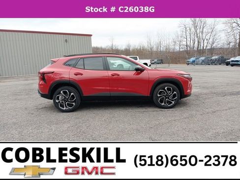 New 2026 Chevrolet Trax RS w/ Sunroof Package image 2