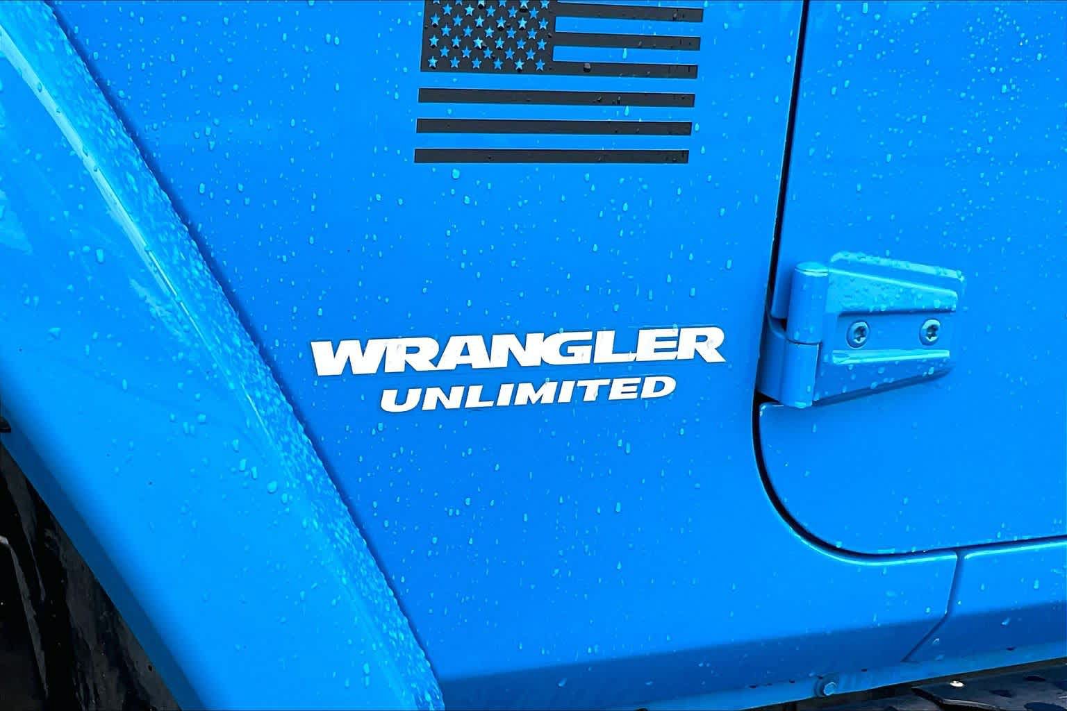 Used 2012 Jeep Wrangler Unlimited Rubicon w/ Dual Top Group AWD/4WD image 9