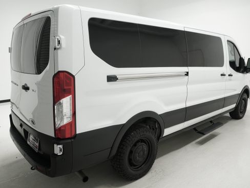 Used 2023 Ford Transit 350 XLT RWD image 4