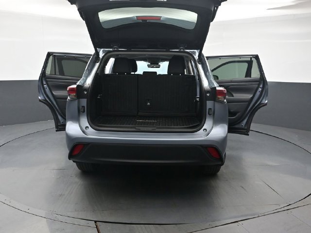 Used 2024 Toyota Highlander XLE AWD/4WD image 53