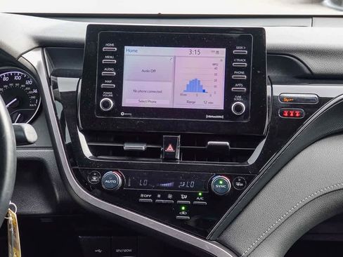 Used 2023 Toyota Camry SE image 12