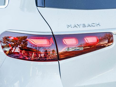 Used 2025 Mercedes-Benz Maybach GLS 600 4MATIC image 8