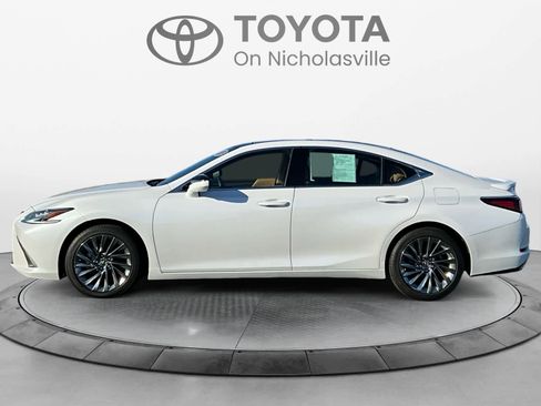 Used 2025 Lexus ES 350 Ultra Luxury image 2