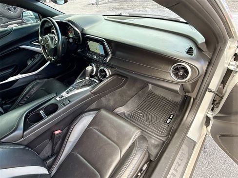 Used 2016 Chevrolet Camaro SS image 31
