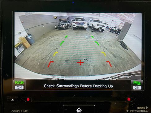 Used 2020 Subaru Ascent Touring AWD/4WD image 10