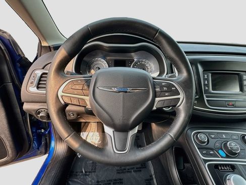 Used 2015 Chrysler 200 Limited w/ Convenience Group FWD image 7