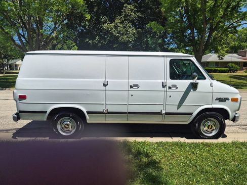 Used 1995 Chevrolet G20 RWD image 5