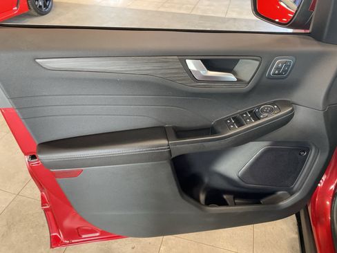 Used 2023 Ford Escape Platinum w/ Premium Technology Package image 17