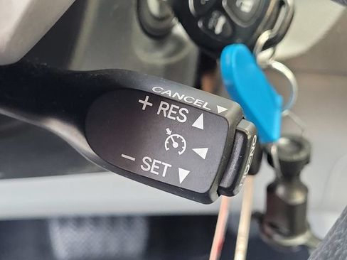 Used 2012 Toyota Corolla LE FWD image 29
