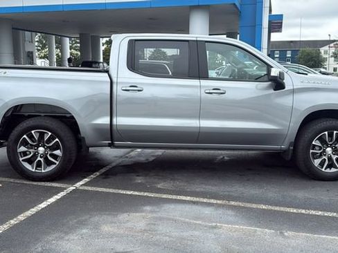 Used 2024 Chevrolet Silverado 1500 LT AWD/4WD image 8
