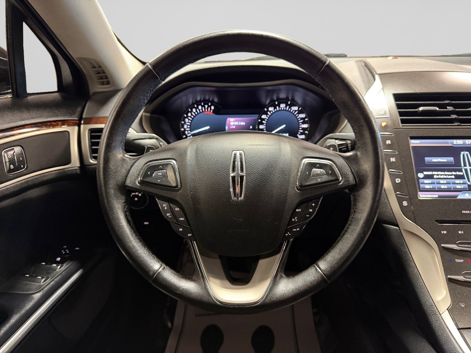 Used 2016 Lincoln MKZ AWD image 17