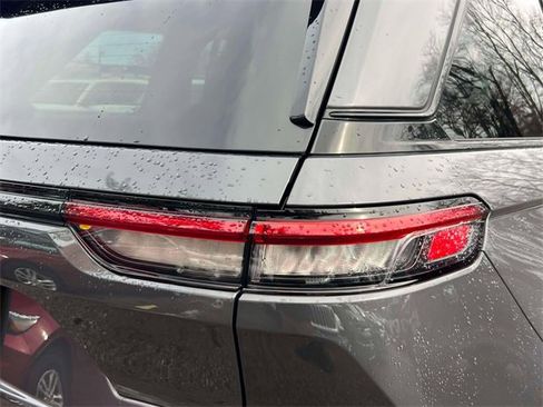 Certified 2023 Jeep Grand Cherokee Altitude image 14