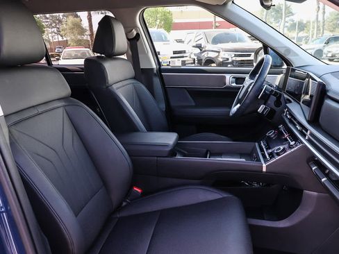 Used 2025 Hyundai Santa Fe SEL FWD image 18