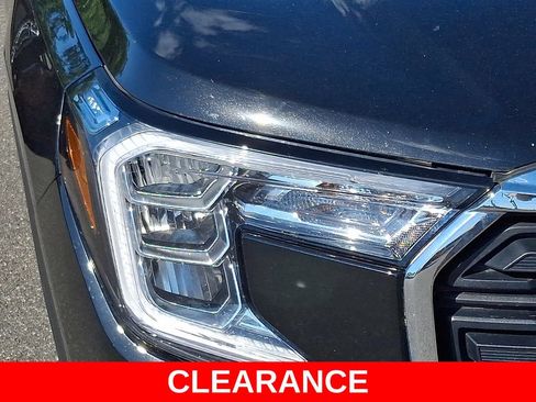 Used 2024 GMC Terrain SLE AWD/4WD image 9