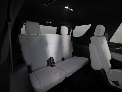 Used 2025 Cadillac Escalade V w/ LPO, ONYX Package image 14