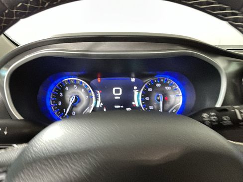 Used 2024 Chrysler Pacifica Touring-L FWD image 17