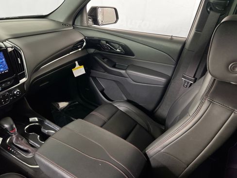 Used 2023 Chevrolet Traverse RS image 24
