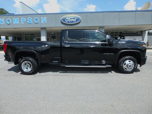 Used 2023 Chevrolet Silverado 3500 High Country w/ LPO, Hitch Package AWD/4WD image 2