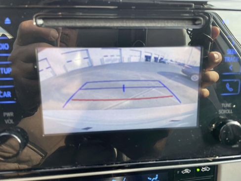 Used 2017 Toyota Corolla LE image 31