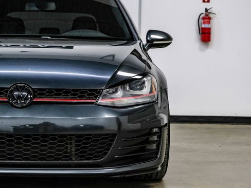 Used 2017 Volkswagen GTI SE image 47