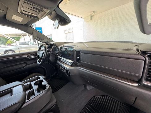 Used 2023 Chevrolet Silverado 1500 LT AWD/4WD image 17