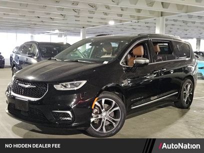 Used 2022 Chrysler Pacifica Pinnacle