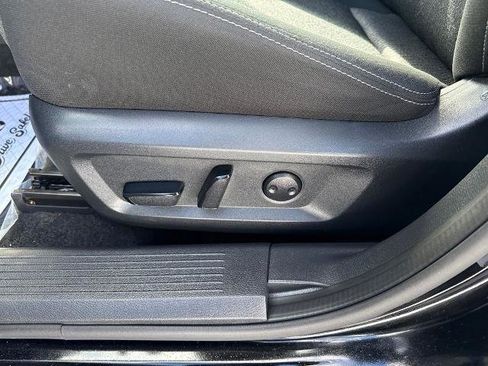 Certified 2025 Nissan Rogue SV AWD/4WD image 19