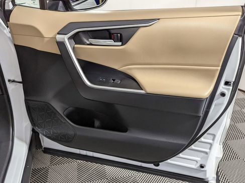 Used 2023 Toyota RAV4 XLE Premium image 43