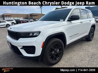Used 2025 Jeep Grand Cherokee Altitude