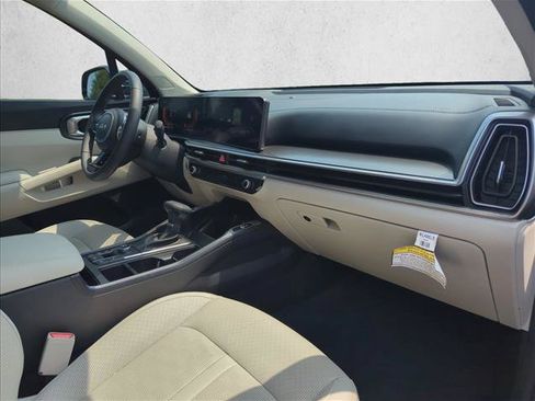 Used 2025 Kia Sorento S FWD image 30
