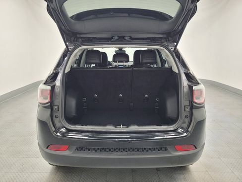 Used 2019 Jeep Compass Latitude w/ Cold Weather Group image 29