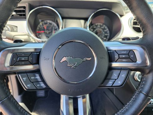 Used 2017 Ford Mustang GT Premium RWD image 8