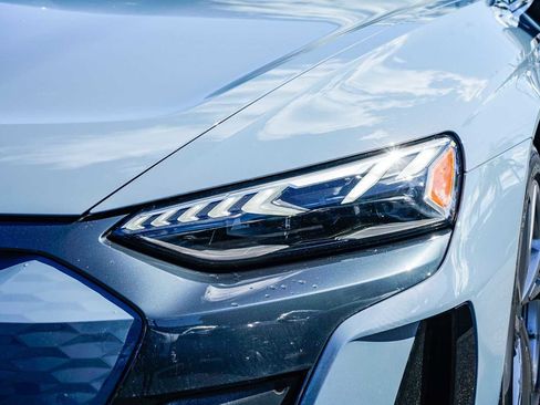 Used 2024 Audi e-tron GT Premium Plus image 7