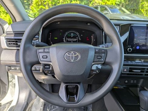 Used 2025 Toyota Camry LE image 22