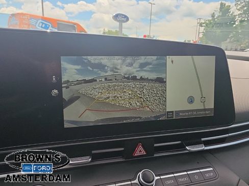 Used 2024 Hyundai Elantra SEL FWD image 14