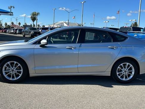 Used 2020 Ford Fusion SE image 7