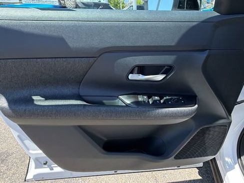 New 2026 Nissan Kicks SV AWD/4WD image 18