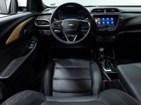 Used 2023 Chevrolet TrailBlazer ACTIV w/ Convenience Package image 3
