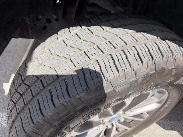 Used 2019 Ford F150 XLT w/ Equipment Group 302A Luxury AWD/4WD image 13