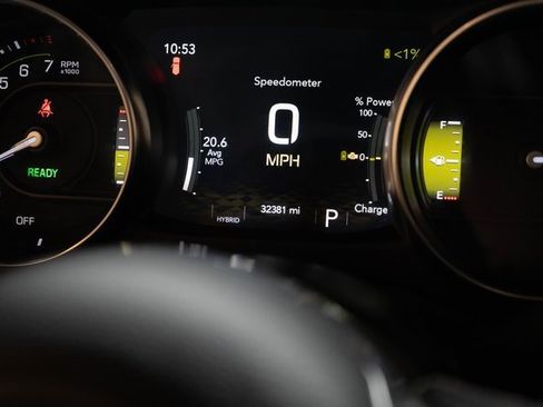 Used 2022 Jeep Wrangler Unlimited Sahara w/ Cold Weather Group image 26