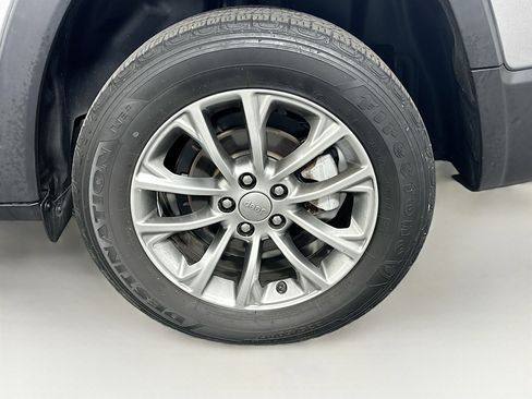 Used 2022 Jeep Cherokee Latitude Lux image 11