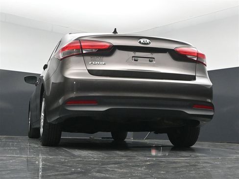 Used 2018 Kia Forte LX FWD image 32