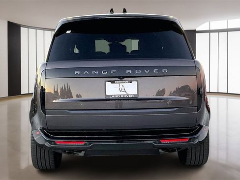 New 2025 Land Rover Range Rover SE image 4