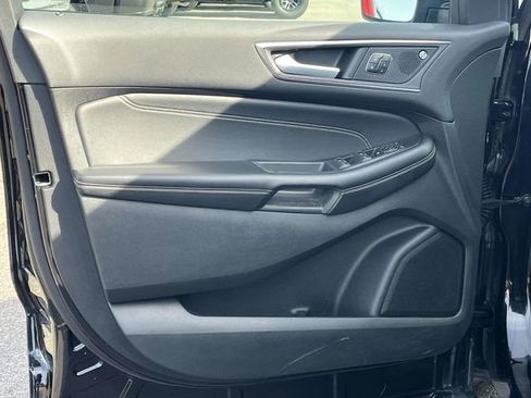Used 2022 Ford Edge Titanium image 14